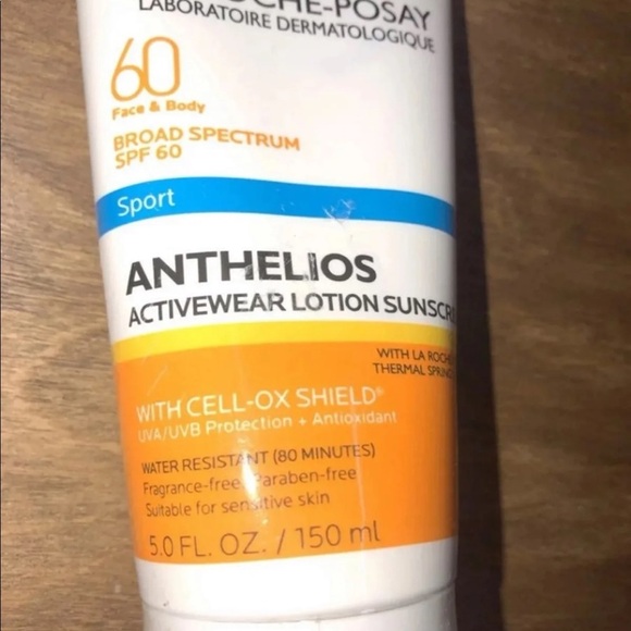 La Roche Posay spf 60 active wear sunscreen - Picture 2 of 5